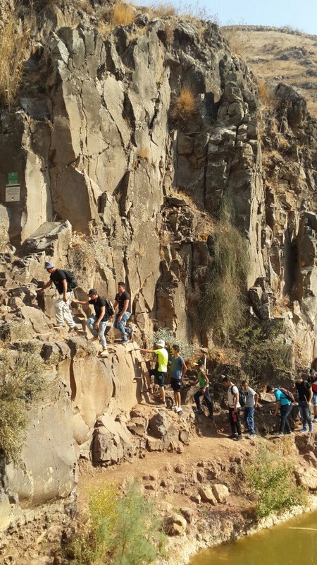 جمعيَّة حماية الطَّبيعة تُنظّم رحلة مبيت لطُلّاب مدرسة مفتان حزّور المغار للتَّعرُّف على البلاد