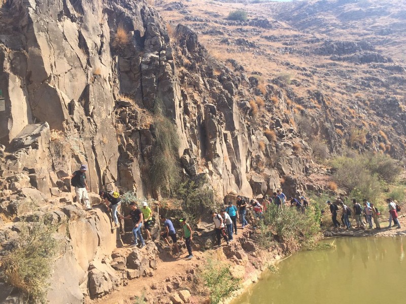 جمعيَّة حماية الطَّبيعة تُنظّم رحلة مبيت لطُلّاب مدرسة مفتان حزّور المغار للتَّعرُّف على البلاد