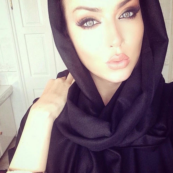 صور جديدة ل روزي صوفي أجمل إمرأة مسلمة بريطانية! 