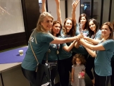 קבוצת כדורשת נשים זוכה בגביע אליפות טורניר אמסטרדם