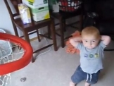 بالفيديو - شيئ لا يصدق طفل ذو عامين يلعب كرة السلة بمهارة غير طبيعية