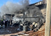 حرفيش: 5 إصابات إحداها خطيرة اثر حريق اندلع بمحل للأدوات الكهربائية وطال أربعة منازل 